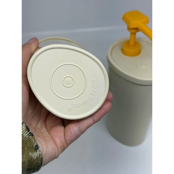VTG Tupperware Ketchup & Mustard Pump Dispenser Set Red Yellow 8.5" Condiments - Picture 4 of 7